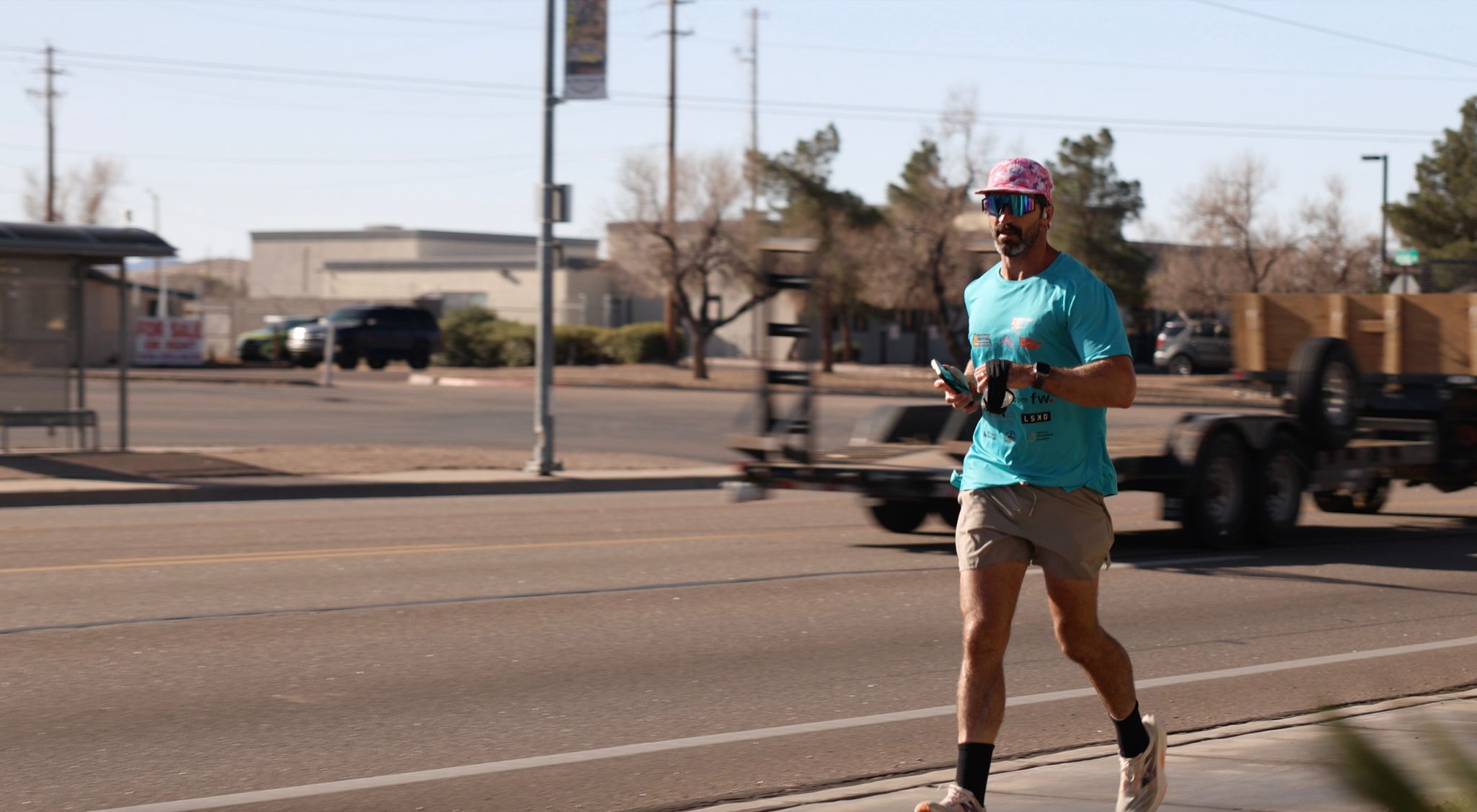 Lachlan Stuart running through US southwest