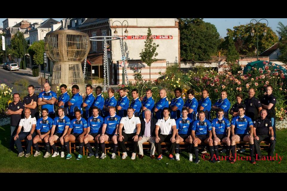Lachlan Stuart with his Epernay rugby team in France